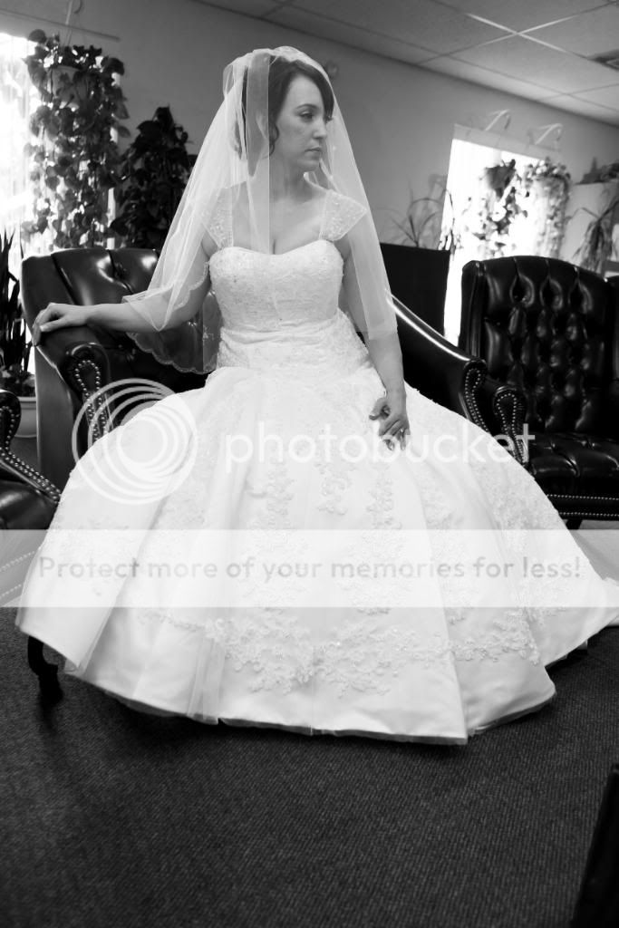 IMAGE: http://i389.photobucket.com/albums/oo331/tcaesaleo/LindseyandOnosWedding8-13-11-1239-2-1.jpg