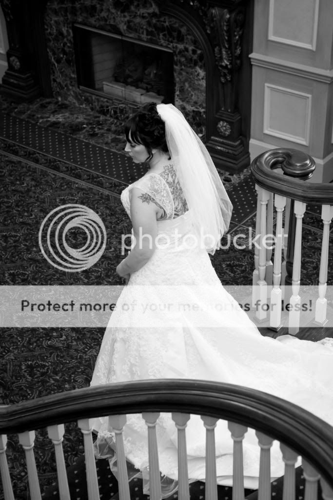 IMAGE: http://i389.photobucket.com/albums/oo331/tcaesaleo/LindseyandOnosWedding8-13-11-1496-2.jpg