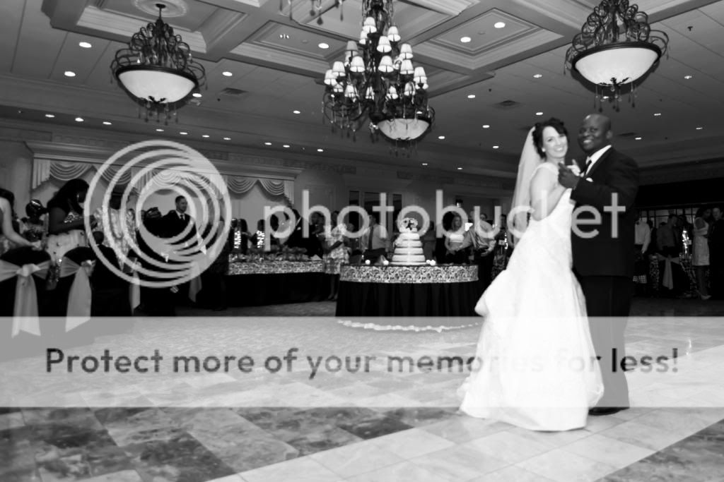 IMAGE: http://i389.photobucket.com/albums/oo331/tcaesaleo/LindseyandOnosWedding8-13-11-1610-2.jpg