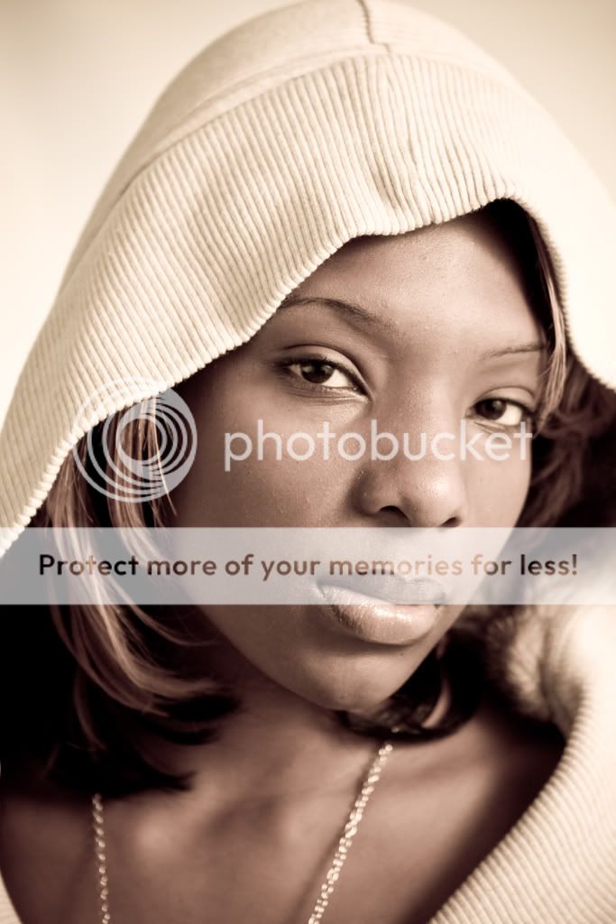 IMAGE: http://i389.photobucket.com/albums/oo331/tcaesaleo/MolubahandSharelle1-5-09-1609.jpg